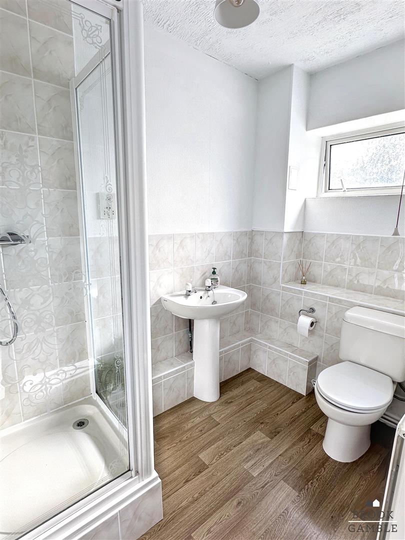 1 Bedroom Flat - Purpose Built. Buxton Road in Eastbourne,  9